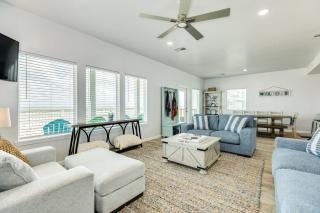 The Sandcastle - Beachfront Home - Family Friendly - Surfside Beach - 4