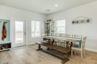 The Sandcastle - Beachfront Home - Family Friendly - Surfside Beach - 2