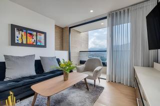 Class 48 1303 - Bright / Views / Balcony - 0