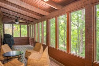 Dudley I by AvantStay Cosy Cabin w Hot Tub Incredible Views - Pigeon Forge - 9