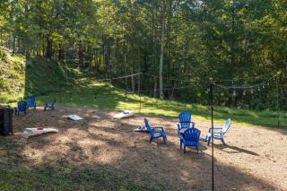 Dudley I by AvantStay Cosy Cabin w Hot Tub Incredible Views - 6