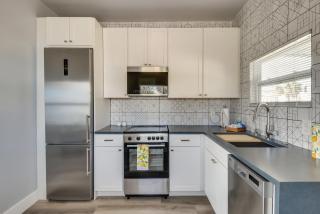 Walk to Daytona Beach and Boardwalk Apt with Balcony - Daytona Beach - 6
