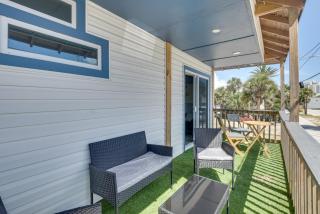 Walk to Daytona Beach and Boardwalk Apt with Balcony - Daytona Beach - 1