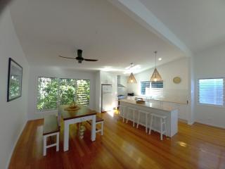 Sandyfeet House - Rainbow Beach - 3
