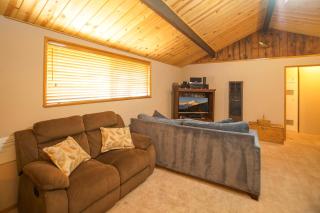 Serendipity - Walk to the Lake & Village, Smart TV, Deck, BBQ - Big Bear Lake - 6