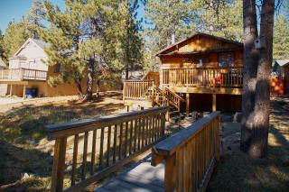 Serendipity - Walk to the Lake & Village, Smart TV, Deck, BBQ - Big Bear Lake - 0