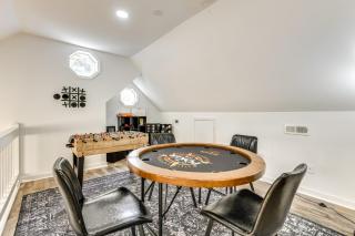 Game Room and Yard Updated House in Chester! - Chester - 1