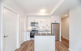 Unbeatable Location Upscale 1 Bedroom with Free Parking - 3