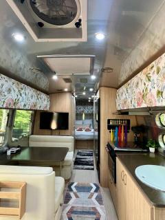 Moonbeam Airstream - Oakland - 2