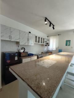 Coastal Bliss 1BR Nyali, pool, WiFi, walk to the beach - 8