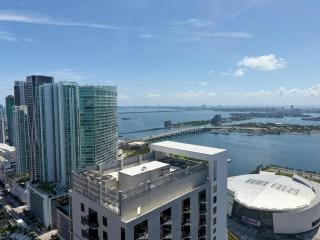 Stunning 1BR with Breathtaking Views on the 50th floor - Miami - 8