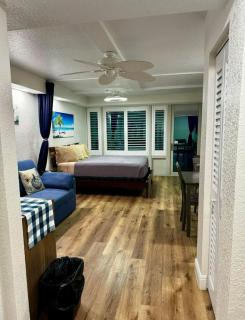 Georgian Inn Beach Club - 5