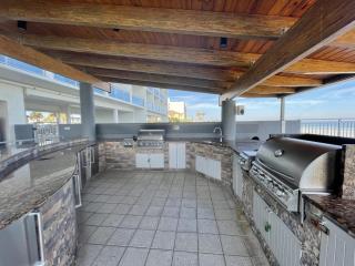 Georgian Inn Beach Club - 2