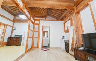Ulsan Eoryeondang Hanok Stay - 3