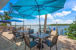 Coastal Breeze Siesta Dolphin "A" - 9