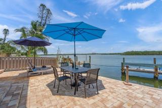 Coastal Breeze Siesta – Entire 4-Unit Complex with Dock - 1