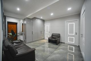 Luxury 2BR Penthouse with City Views in City Center GrandStay Apartments - 1