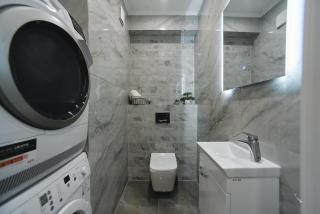 Luxury 2BR Penthouse with City Views in City Center GrandStay Apartments - 2