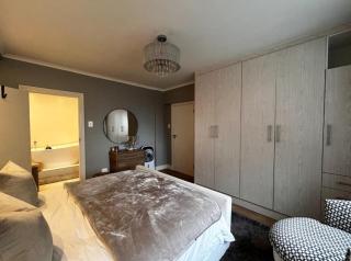 Elegant 2BR Hideaway with King Bed Prime Agdal Location, Rabat - Rabat - 7