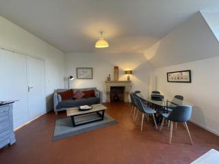 Appartement spacieux au Château avec parc arboré, proche de Villeneuve sur Allier, pour 6 pers., WiFi - FR-1-489-73 - Trévol - 0