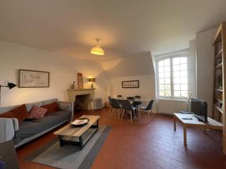 Appartement spacieux au Château avec parc arboré, proche de Villeneuve sur Allier, pour 6 pers., WiFi - FR-1-489-73 - Trévol - 2