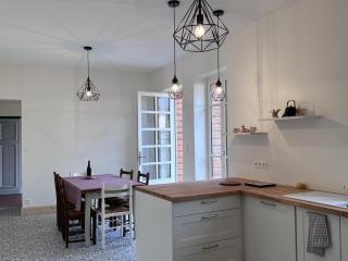 Charmante Cure Ancienne avec Jardin et WiFi, Près de Vichy - FR-1-489-459 - 4