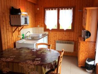 Chalets indépendants avec terrasse, jardin, jeux pour enfants, proche Montluçon - FR-1-489-402 - Mesples - 5