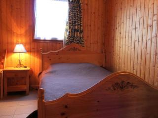 Chalets indépendants avec terrasse, jardin, jeux pour enfants, proche Montluçon - FR-1-489-402 - Mesples - 2