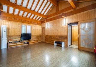 Yongin Yejik Hanok Pension - 8