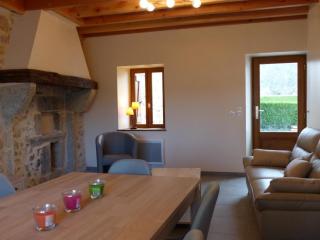 **Charmant Atelier Rénové, Jardin & Terrasse, Proche Ski et Vichy** - FR-1-489-140 - 1