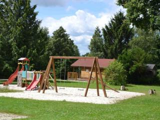 Chalet en forêt avec terrasse, pêche, baignade, et proximité chemins de randonnée - Normandie - FR-1-497-184 - Le Plessis - 2