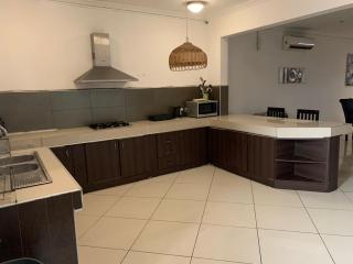 Lizzy Private Rooms - Accra - 3