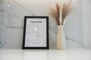 Modern & Stylish 1BR, Pool & Gym - 2