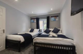 Stylish 2 Bedroom House - Reading - 4