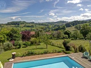 Maison de campagne avec piscine, spa et jeux extérieurs dans le Haut Beaujolais - FR-1-496-247 - 1