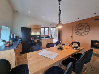 Gîte chaleureux au Bessat pour 6 à 8 pers., animaux admis, grand jardin - FR-1-496-350 - Le Bessat - 5