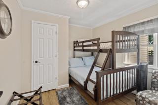 Cozy Farmhouse near Mammoth Cave on 45 acre farm - Horse Cave - 1
