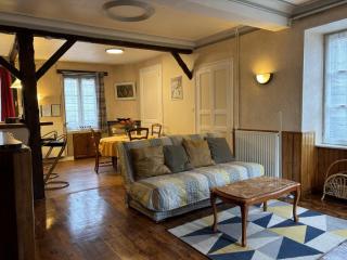 Charmant gîte près d'un château avec jardin, terrasse, parking et WiFi, à 14 km de Vichy - FR-1-489-1 - 2