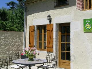 Gîte rénové avec cheminée, terrasse et jardin, proche de St Pourçain, idéal pour familles et animaux - FR-1-489-138 - Barberier - 7