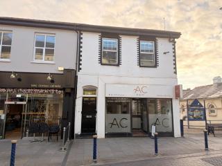 OCEAN ESCAPE 200m From the Sea, High Spec Town Centre Entire Flat, 3 Bedrooms, TVs All Rooms - Porthcawl - 9