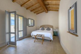Historic Villa Overlooking Val Dorcia - 3