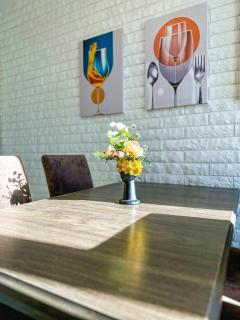 Apartment on Arbat Almaty with mountain views - Almaty - 2