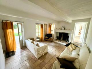 18Th Century Provençal Mansion Near Avignon - Boulbon - 0