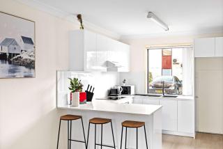 Serene Single Room in Canley Vale - Steps to Train & Local Dining - Shared Bathroom - 1