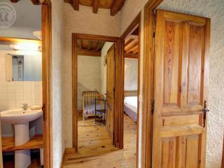 Chalet familial à 5 min des pistes de ski de Chalmazel, 3 chambres, cheminée, animaux acceptés - FR-1-496-138 - 3