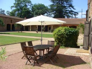 Gîte de Charme avec Parc, Tennis et Salle de Jeux près d'un Château à Parigny - FR-1-496-160 - Parigny - 4