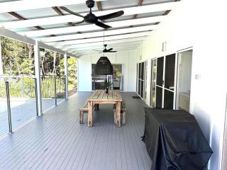 Sandyfeet House - Rainbow Beach - 7