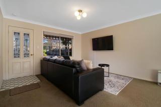 Crampton Comforts - Walk to CBD, Cosy & Homely - Wagga Wagga - 4