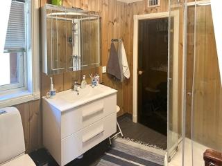 Modern Cabin With Views In Lygna - 1