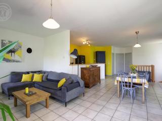 Gîte spacieux en campagne avec jacuzzi, sauna et jeux extérieurs - FR-1-496-52 - Saint-Just-la-Pendue - 4